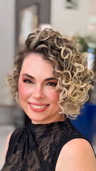 Cute Hairstyles for Short Curly Hair: 17 Stunning Ideas image 1